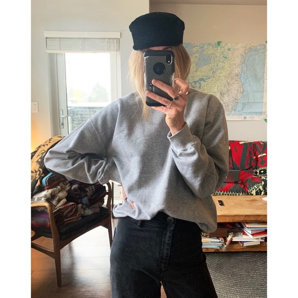 ๐ค Sports Grey Crewneck Sweater with Black Heart - Picture 6 of 8